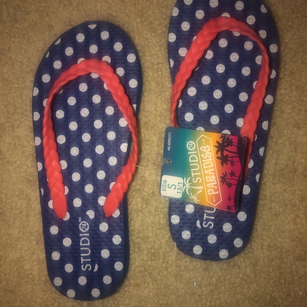 Sandals - Picture 2 of 3